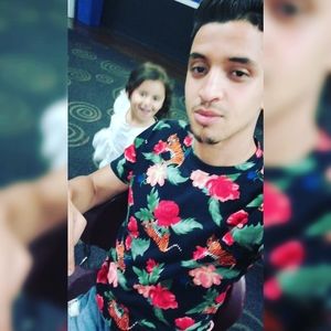 Meet your Posher, Zoubair